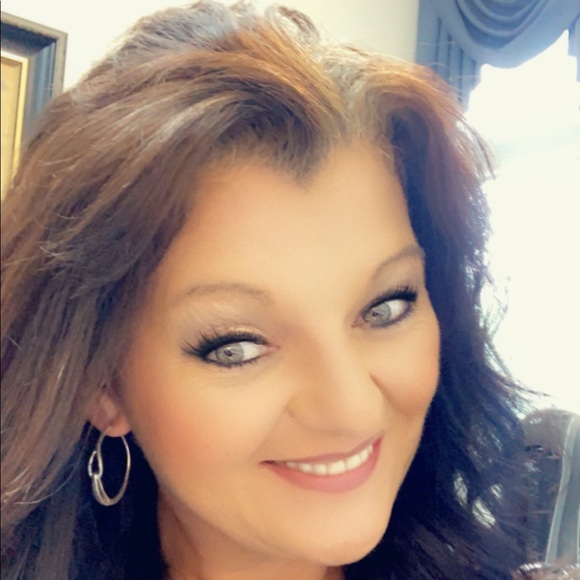 Meet your Posher, Irene - Picture 2 of 2